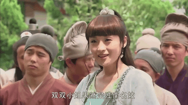 花楼女子檀木板下翘红痕-花楼女子檀木板下翘红痕，诉说往昔情缘与隐秘故事